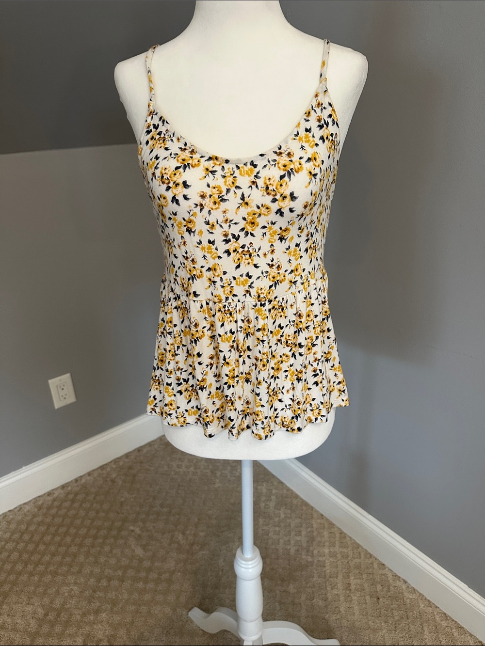 Women’s White Floral Spaghetti Strap Peplum Tank Top